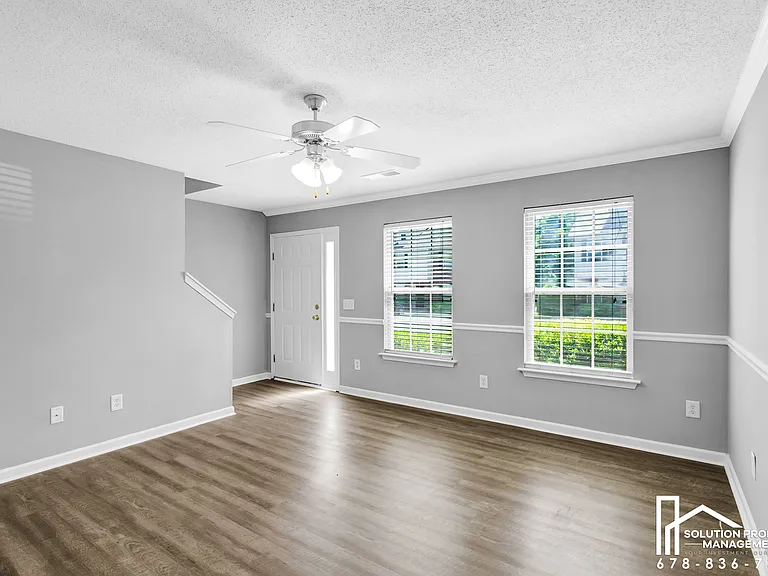 141 Madison Pl — Photo 3