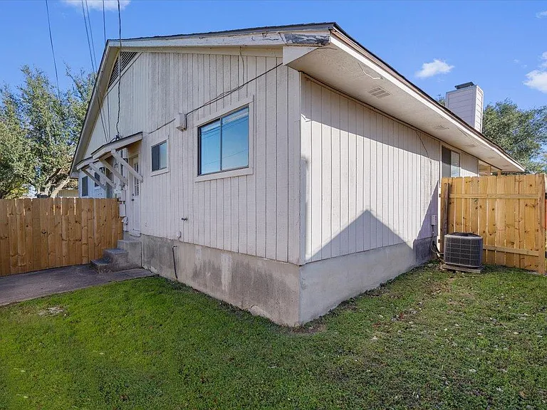 1312 Zephyr Ln — Photo 19