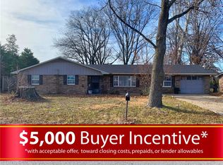 1302 SW B St, Bentonville, AR 72712