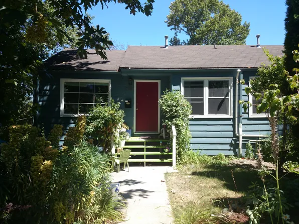 1704 27th Ave, Seattle, WA 98122