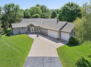 875 Honey Creek Rd, Oshkosh, WI 54904