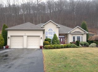 121 Sea Green Dr #121, Berlin, CT 06037
