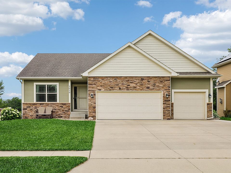 1st image of 1616 SE Coralberry Dr