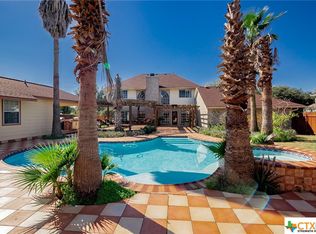 104 Wildrose Dr, Victoria, TX 77904