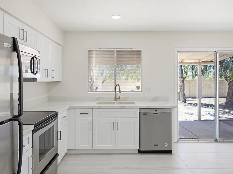 20230 N 33rd Dr — Photo 11