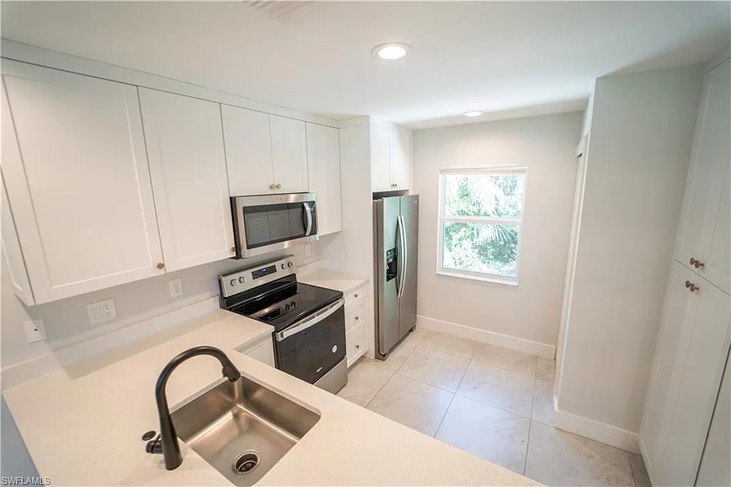 2 bed, 1.0 bath, 800 sqft, $2,200 — Photo 4