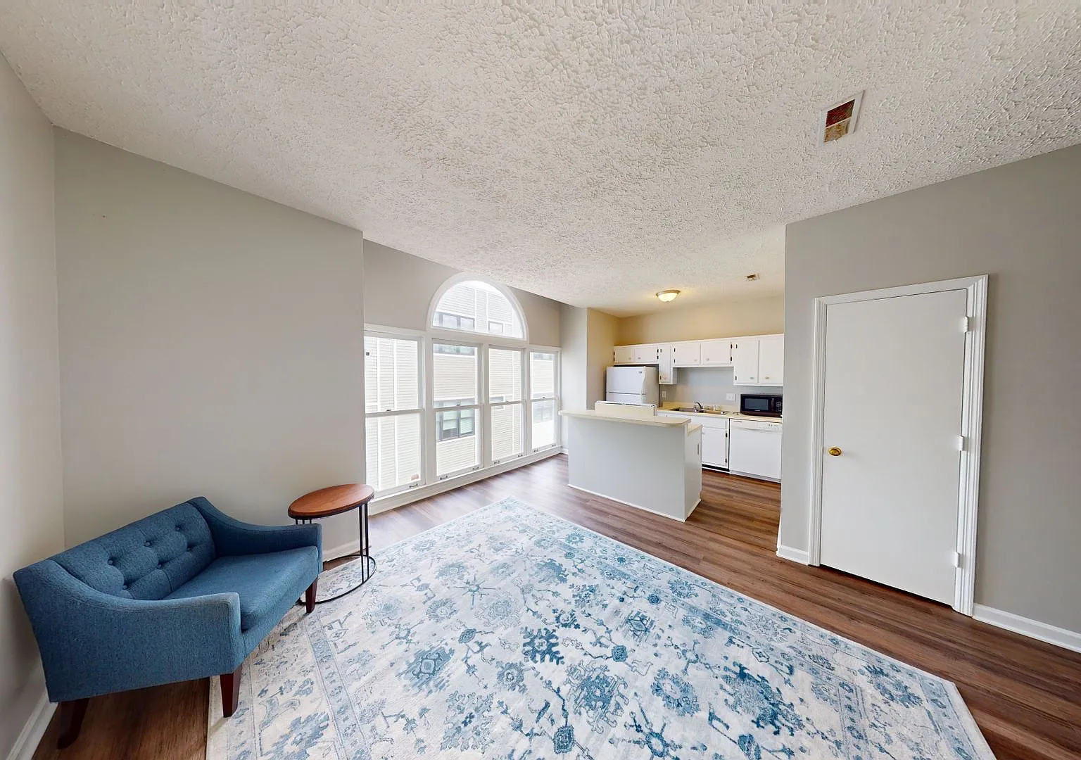 2108 Acklen Ave — Photo 1