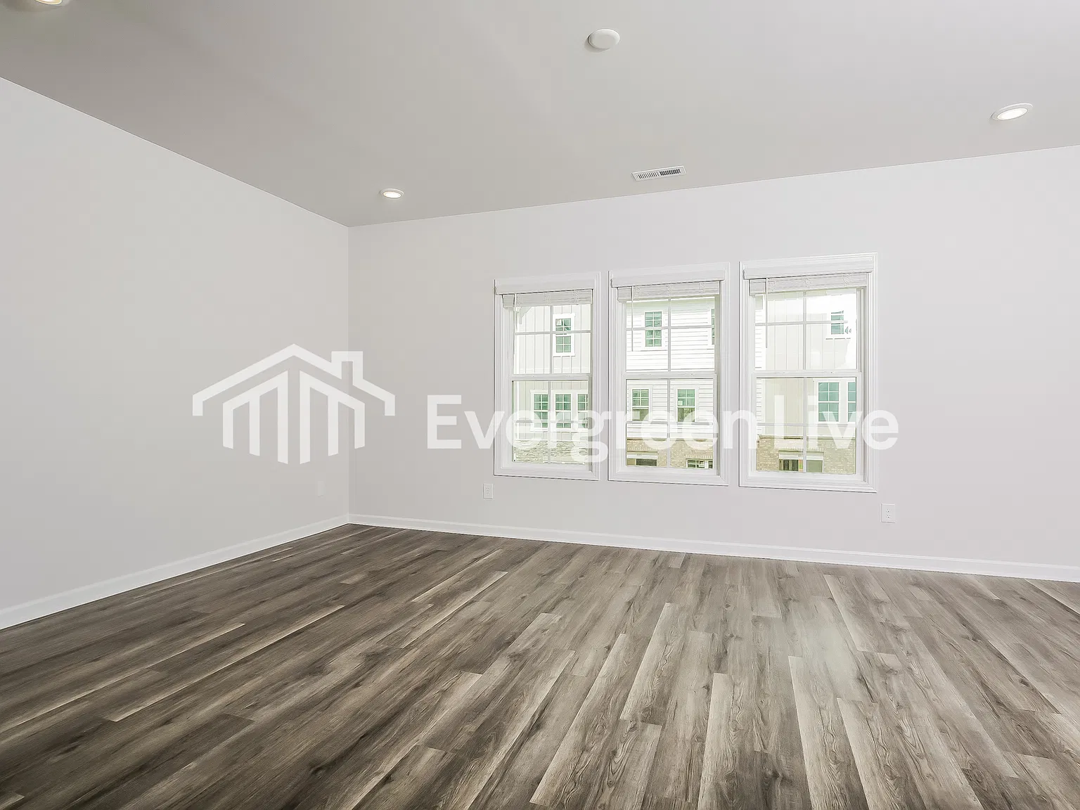 3 bed, 3.5 bath, 1824 sqft, $1,995 — Photo 4