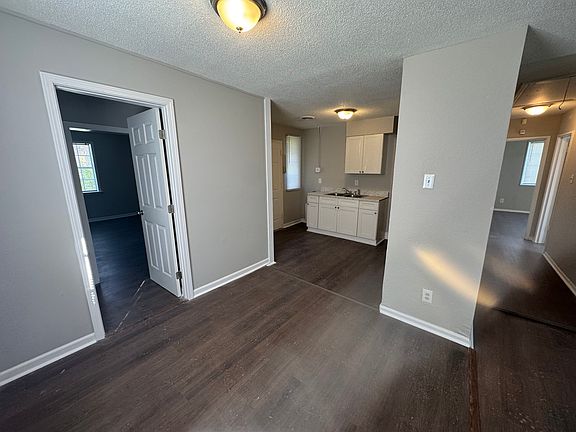 3rd image of 739 Glankler St