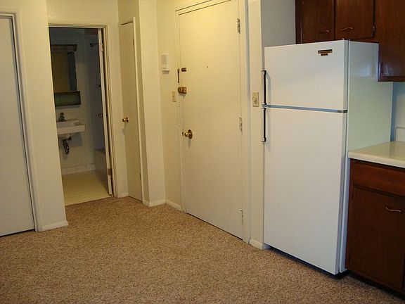 3rd image of 441 S Quincy St APT 109
