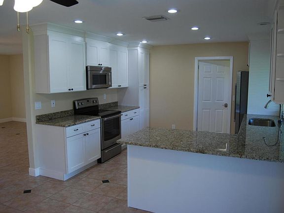 5th image of 354 Venus Ave