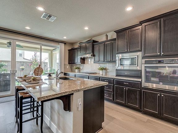 3rd image of 5024 Verona Dr