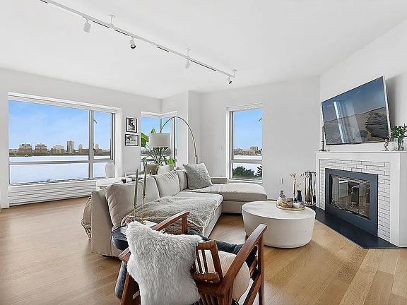 4th image of 374 W 11th St APT 7