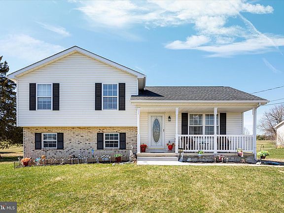 2nd image of 302 Montana Ct