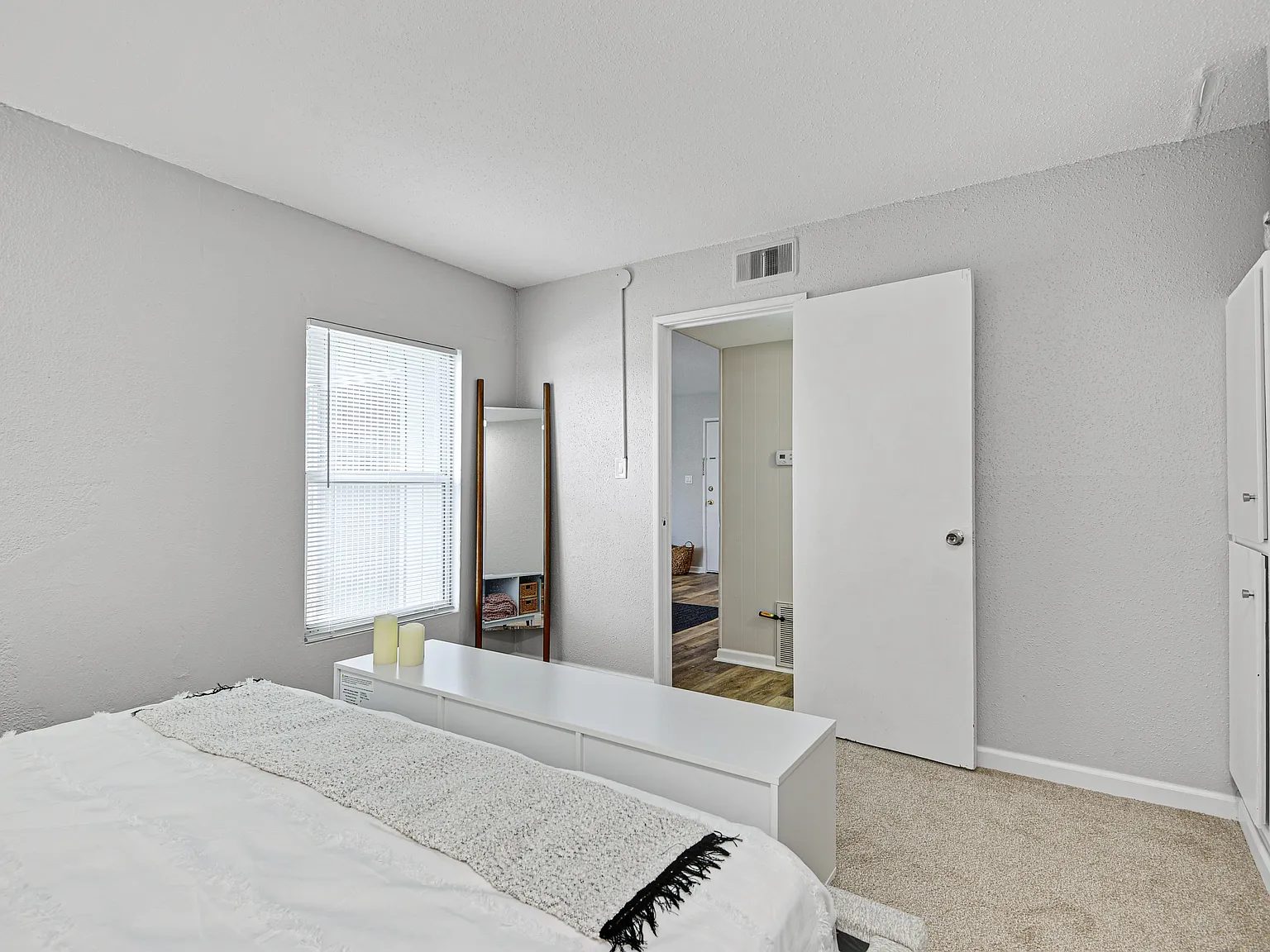 Campus View Apartments — Photo 3