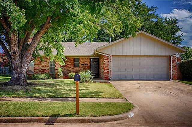 1st image of 2709 Forest Oak Cir
