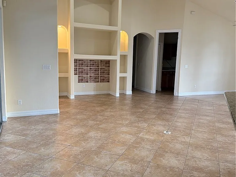 217 NE 21st Pl — Photo 25