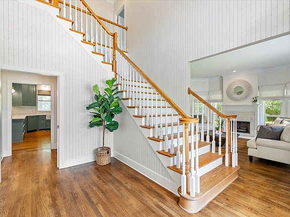4th image of 2158 Golden Eagle Dr W