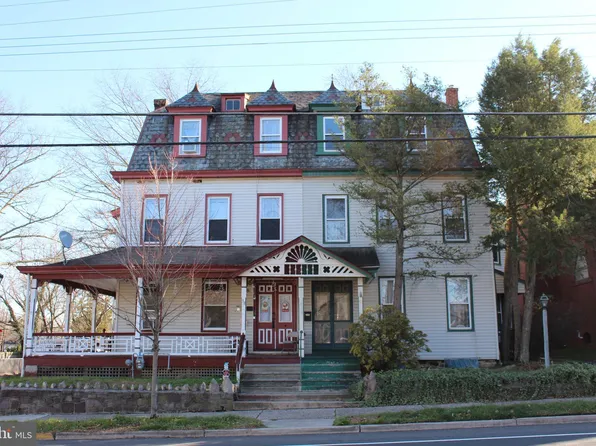 40 Hanover St, Pemberton, NJ 08068