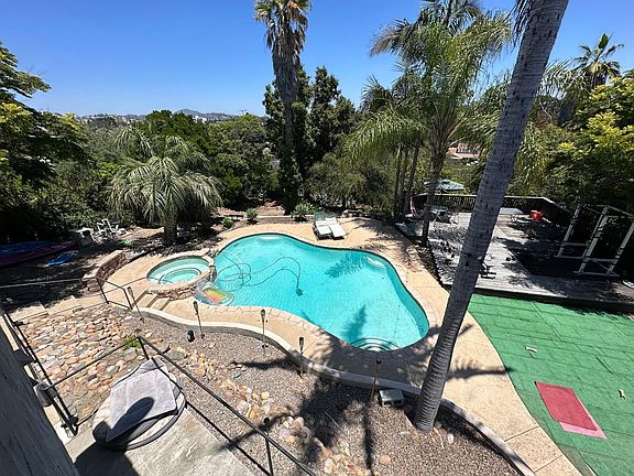 4th image of 4749 Redland Dr