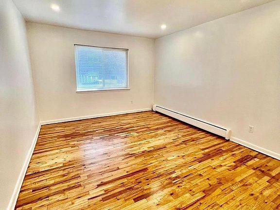 4th image of 145 Bay 44th St