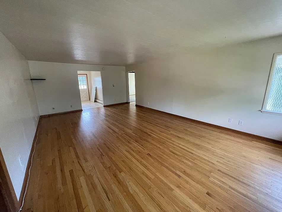 4 bed, 1772 sqft, $4,200 — Photo 3