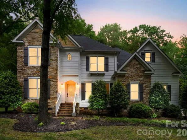 10112 Windtree Ln, Charlotte, NC 28215