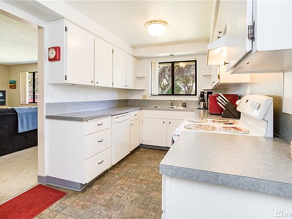 4th image of 5652 Finch Dr
