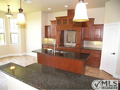 5th image of 1102 Nathan Ln