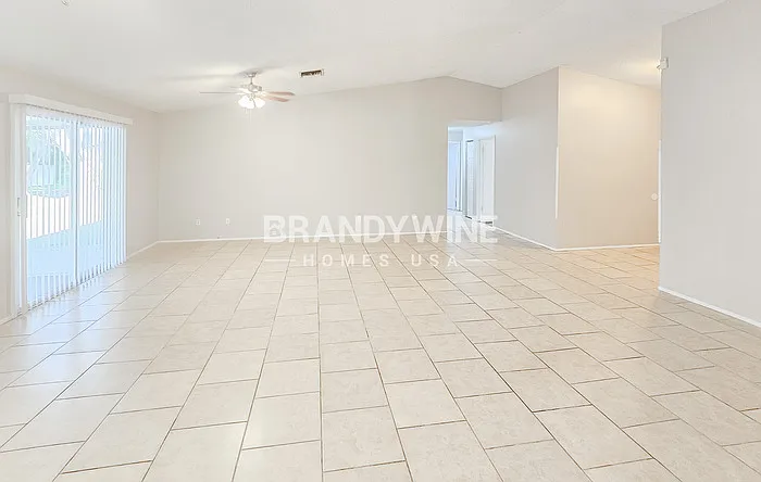 28305 International Ct — Photo 5