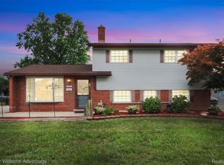 29804 Curtis Rd, Livonia, MI 48152