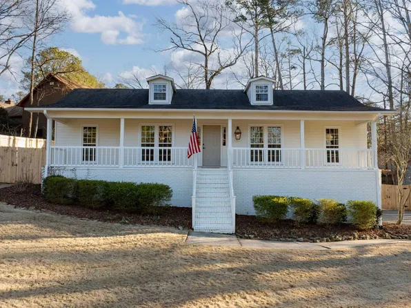 3205 Cahaba Brook Cir, Birmingham, AL 35243