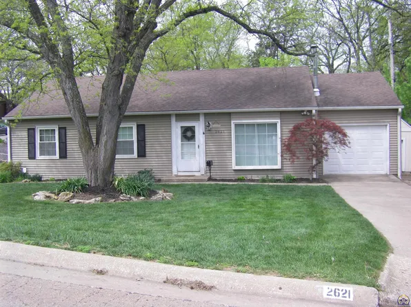 2621 SW College Ave, Topeka, KS 66611