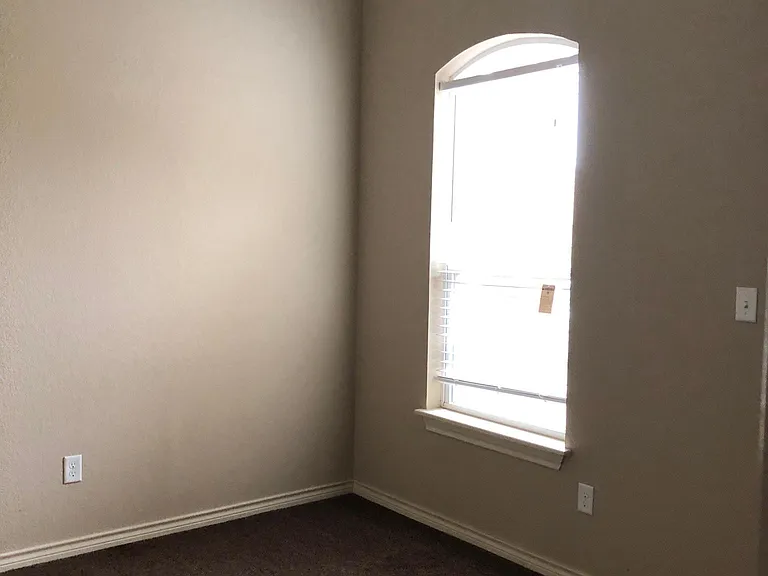 358 Southlake Dr — Photo 6