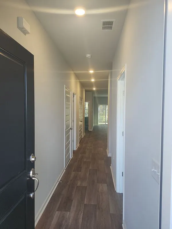 3 bed, 3.0 bath, 1437 sqft, $1,950 — Photo 3