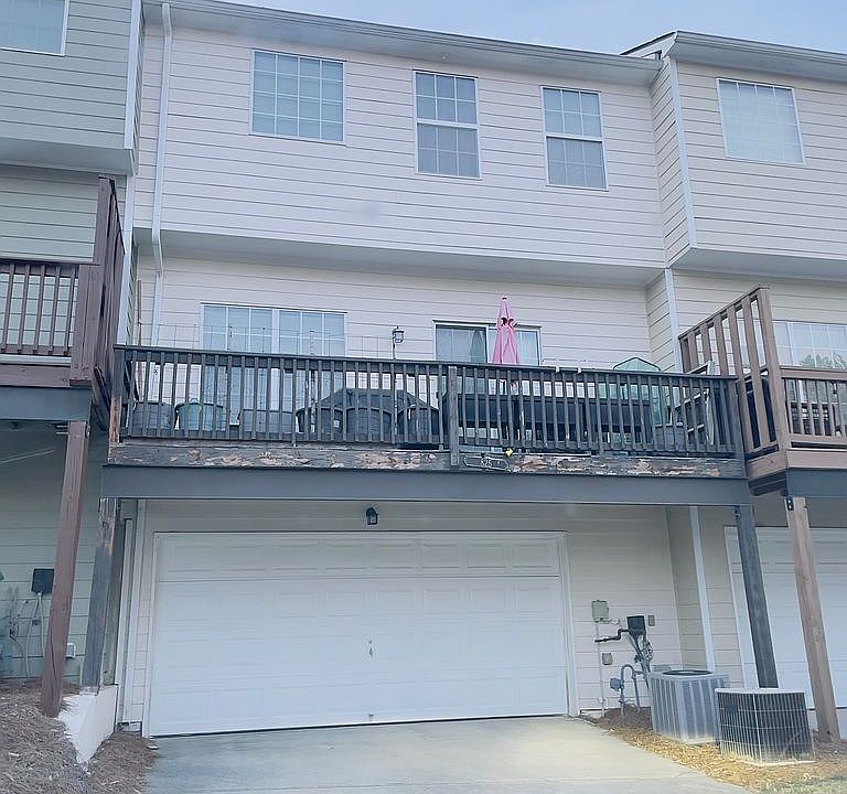 2nd image of 825 Society Ct