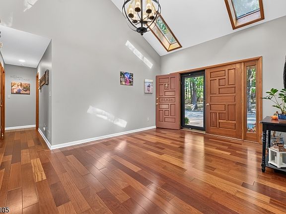 3rd image of 4 Craig Rd