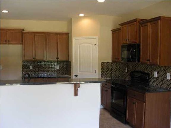 5th image of 11606 Andrews Way #73