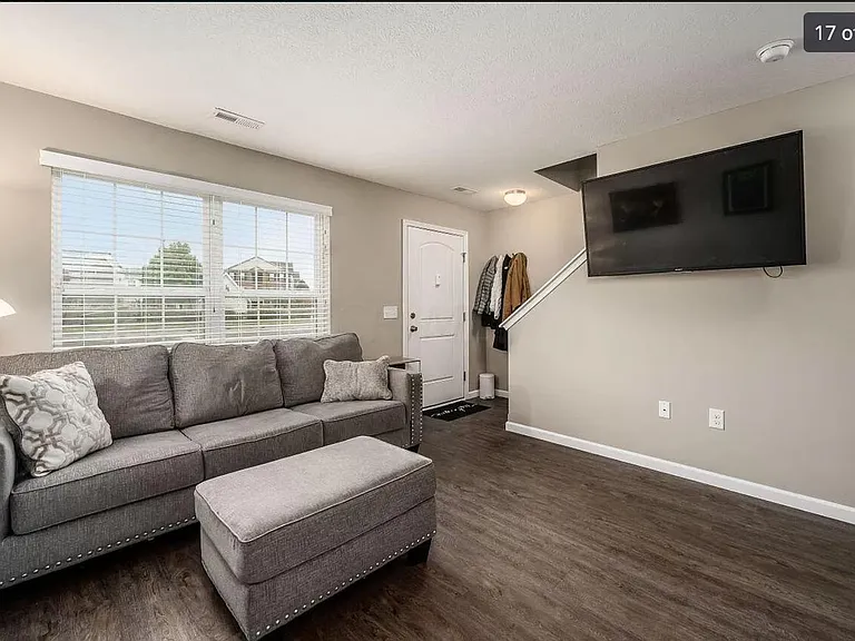 5766 Hayden Run Blvd — Photo 14