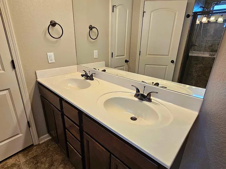 1151 Meadows Dr — Photo 16