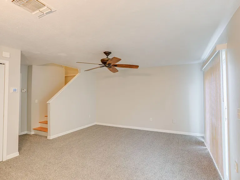 1724 Townhall Ln #1724 — Photo 4