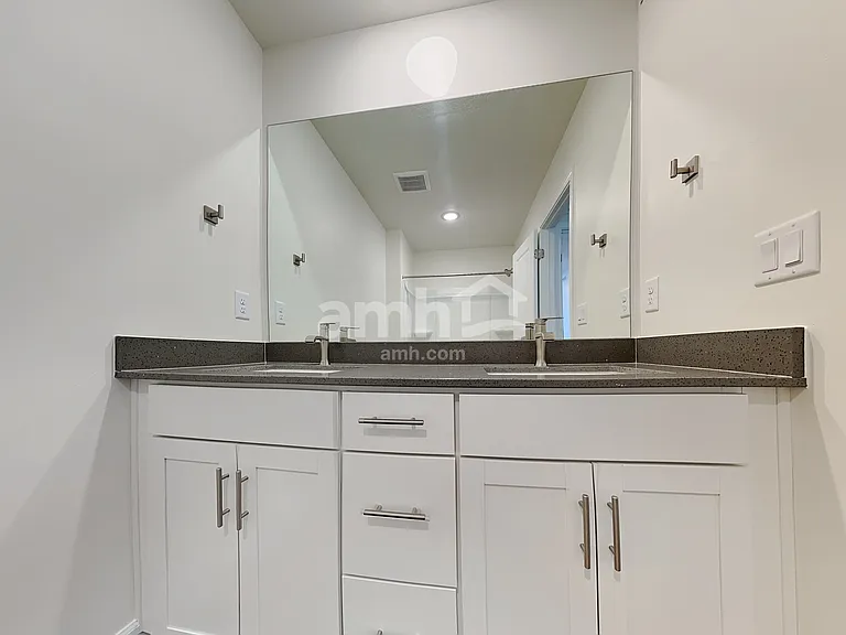 11078 S Trocadero Ave — Photo 15