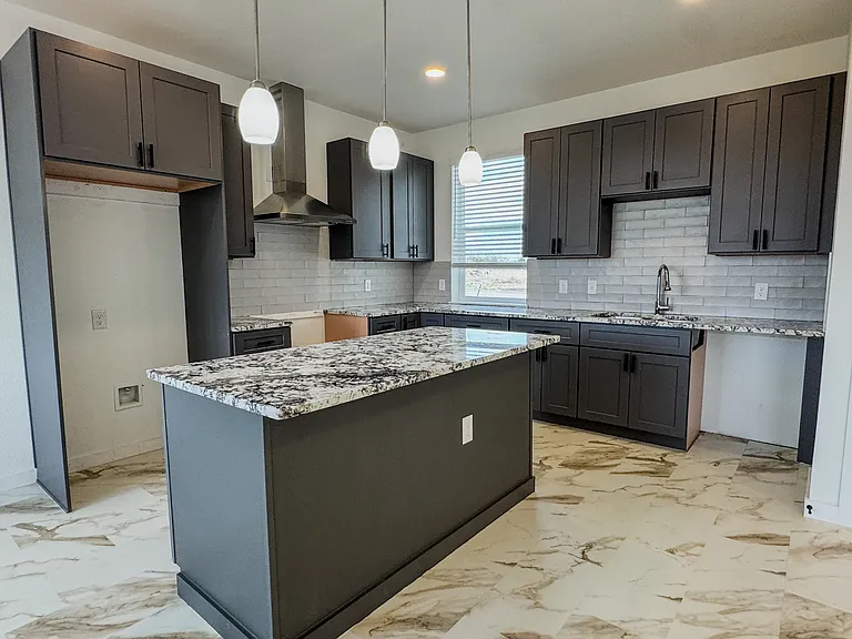 350 Lucy Rd — Photo 4