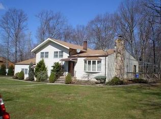 4 Quincy Rd, Edison, NJ 08820