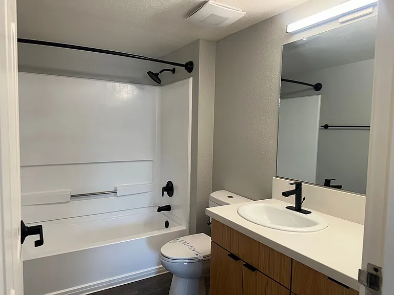 Corona Pointe Resort — Photo 163