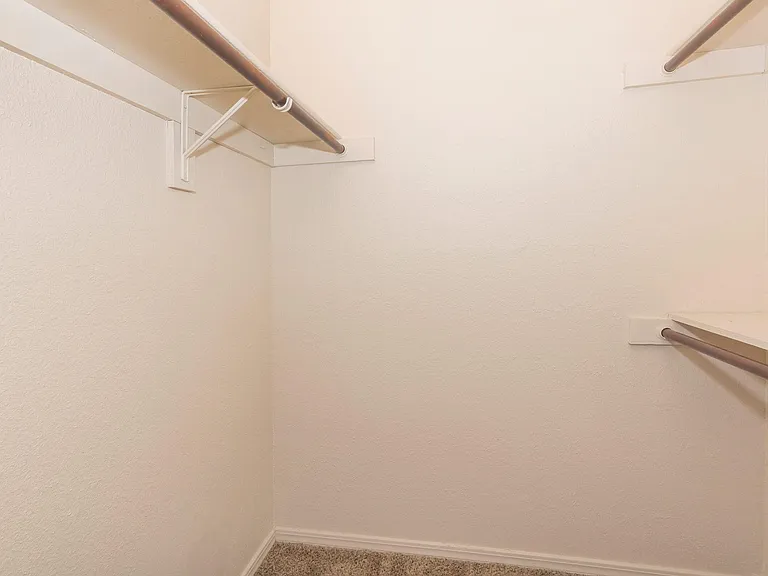 Cedar Lake Apartments — Photo 56