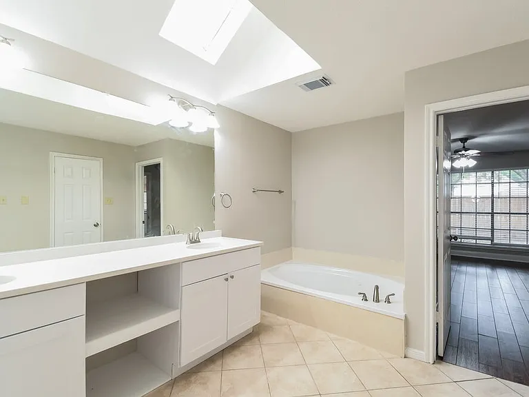 4765 Oakmont Ct — Photo 12