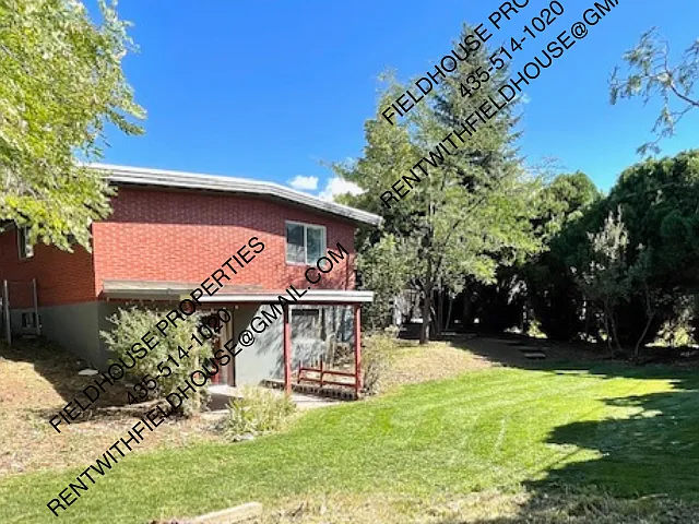 1077 Rose St — Photo 33