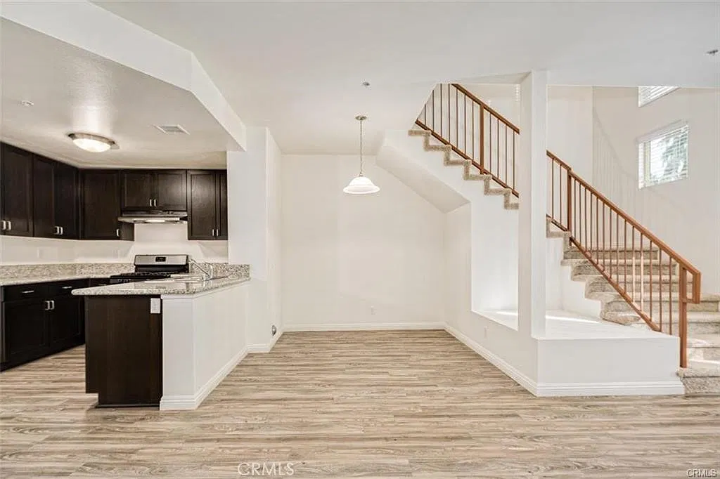 3 bed, 2.5 bath, 1600 sqft, $3,200 — Photo 3
