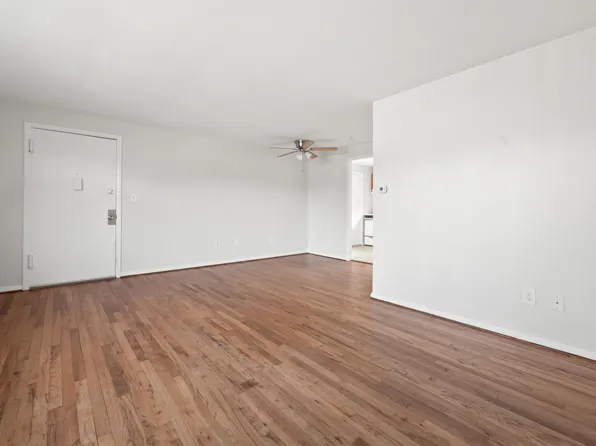 98 Sycamore Ln, Manchester, CT